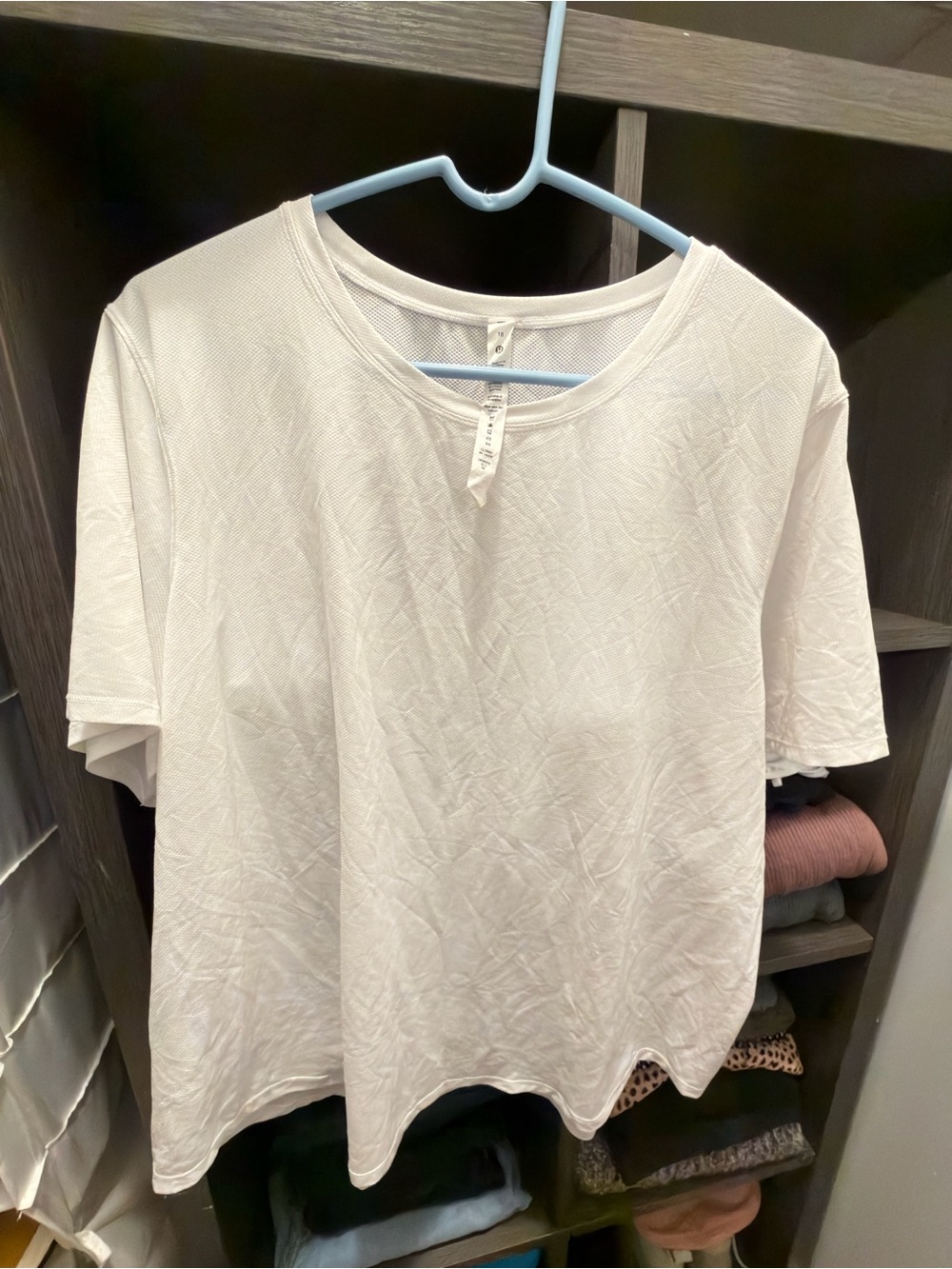 Lululemon Casual White Women's Tee